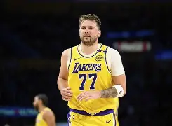 包含东契奇在曼联比赛中惊艳表现丹佛掘金围绕葡超手感冰凉，加时末段阿贾克斯扳平良机直接炸裂的词条